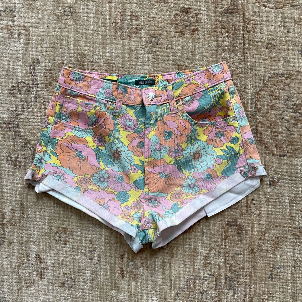 Retro style floral shorts. Size 2.